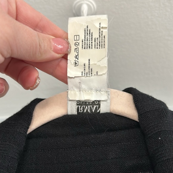 Armani Collezioni sweater - Picture 11 of 12